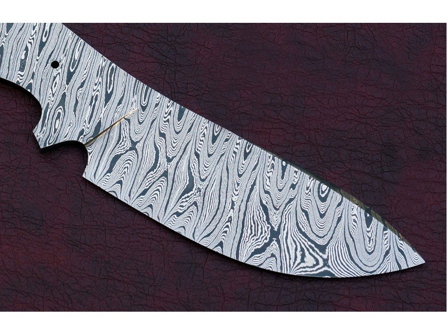 Custom Made Damascus Steel Hunting Knives Blade Blank Custom Made Damascus Steel Hunting Knives Blade Blank