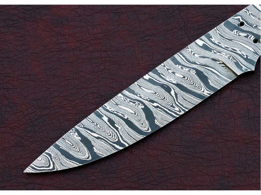 Custom Made Damascus Steel Hunting Knives Blade Blank Custom Made Damascus Steel Hunting Knives Blade Blank