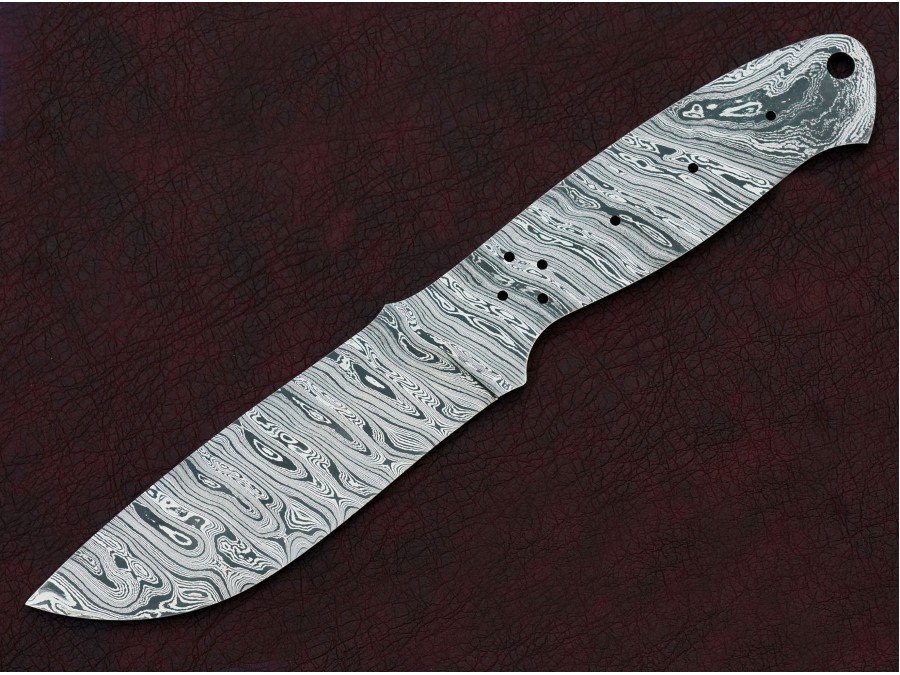 Custom Made Damascus Steel Hunting Knives Blade Blank Custom Made Damascus Steel Hunting Knives Blade Blank