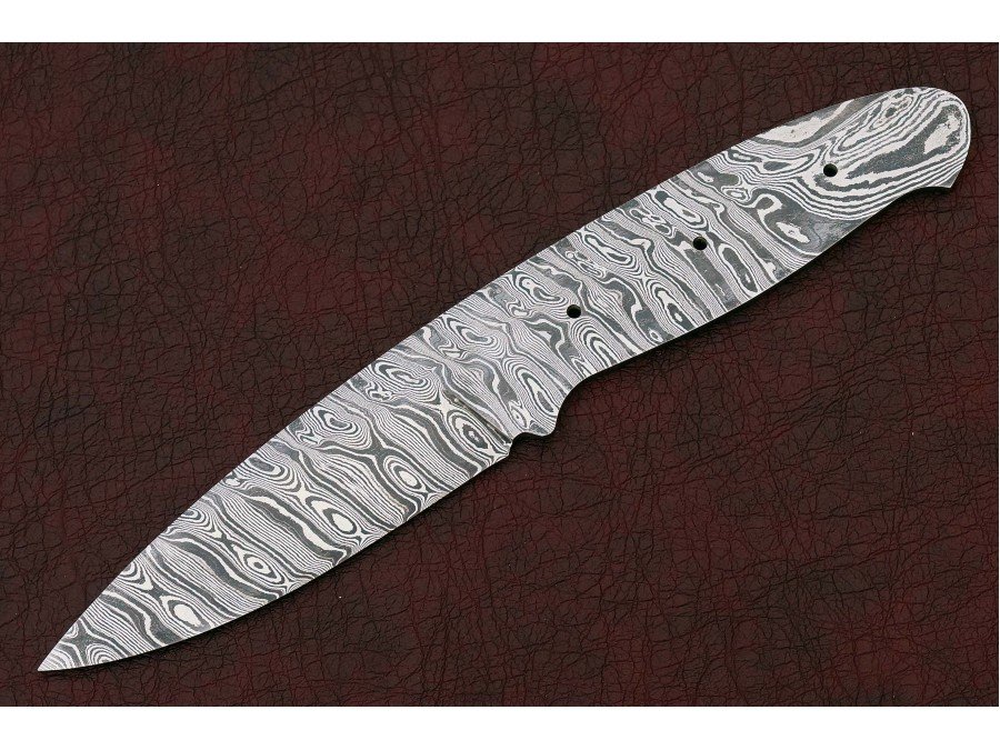 Custom Made Damascus Steel Hunting Knives Blade Blank Custom Made Damascus Steel Hunting Knives Blade Blank