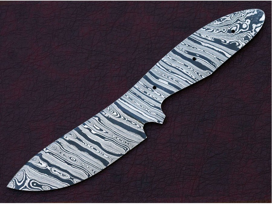 Custom Made Damascus Steel Hunting Knives Blade Blank Custom Made Damascus Steel Hunting Knives Blade Blank