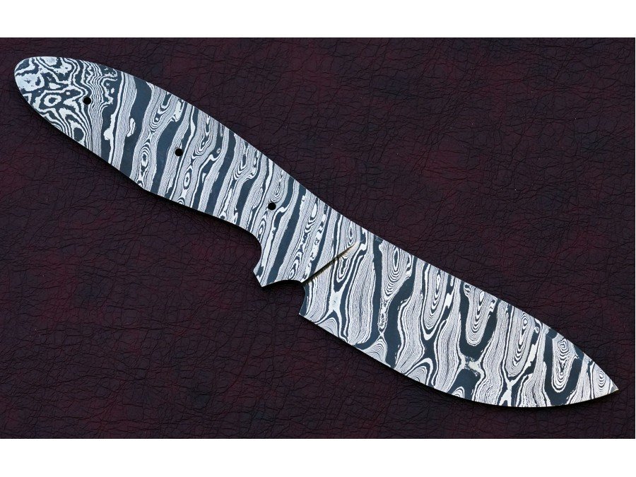 Custom Made Damascus Steel Hunting Knives Blade Blank Custom Made Damascus Steel Hunting Knives Blade Blank