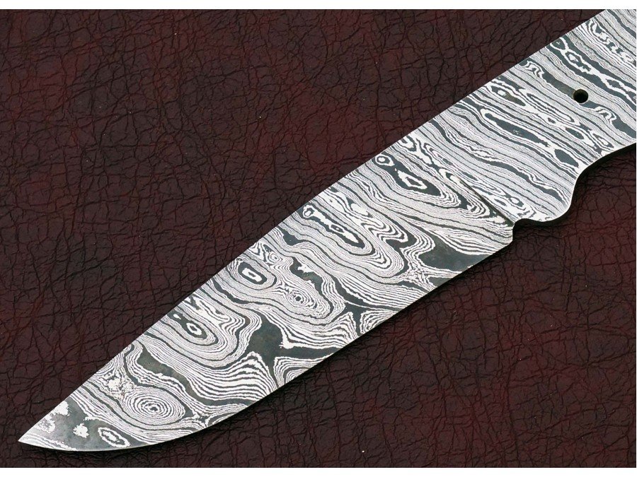 Custom Made Damascus Steel Hunting Knives Blade Blank Custom Made Damascus Steel Hunting Knives Blade Blank