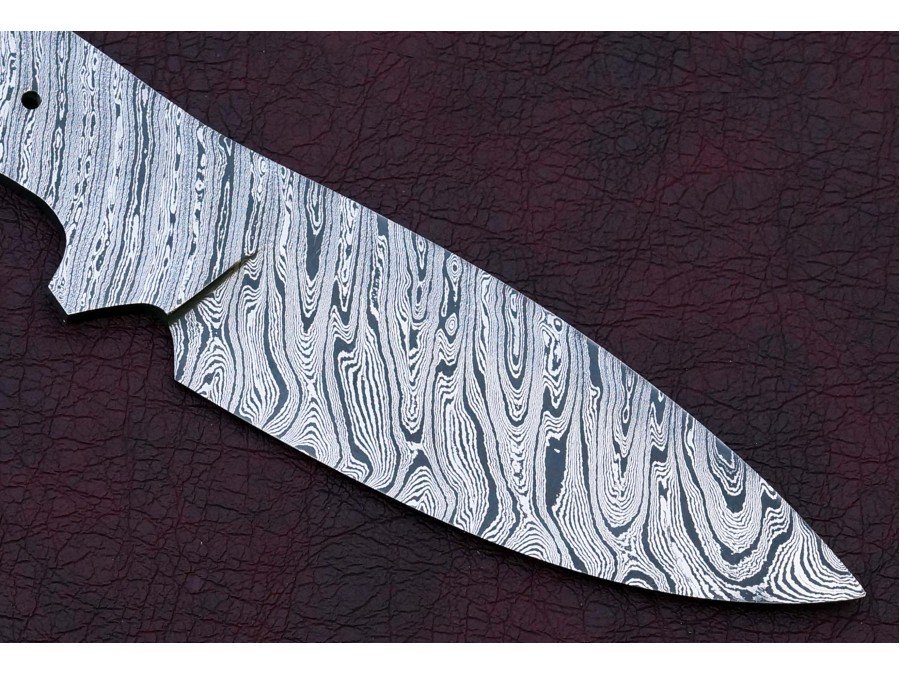 Custom Made Damascus Steel Hunting Knives Blade Blank Custom Made Damascus Steel Hunting Knives Blade Blank