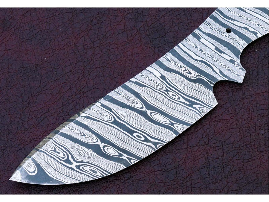 Custom Made Damascus Steel Hunting Knives Blade Blank Custom Made Damascus Steel Hunting Knives Blade Blank