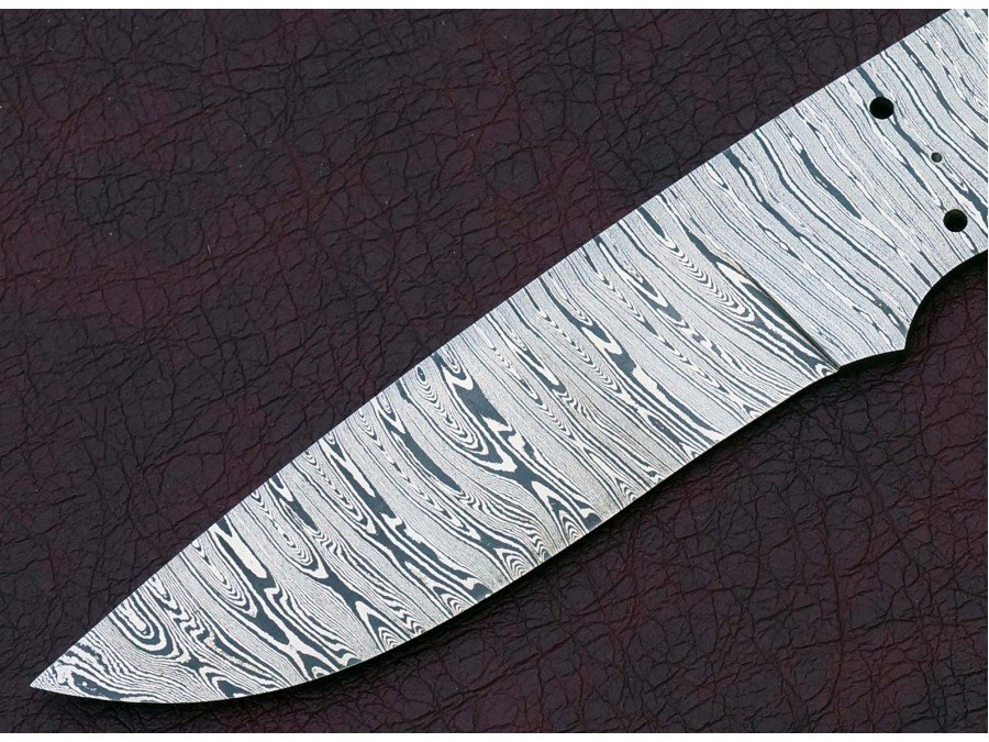 Custom Made Damascus Steel Hunting Knives Blade Blank Custom Made Damascus Steel Hunting Knives Blade Blank