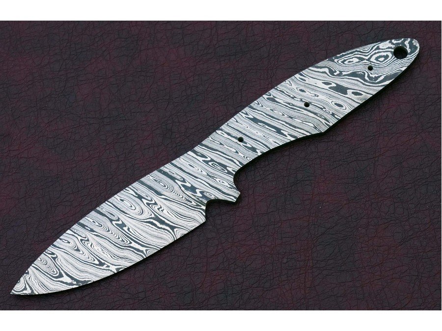 Custom Made Damascus Steel Hunting Knives Blade Blank Custom Made Damascus Steel Hunting Knives Blade Blank