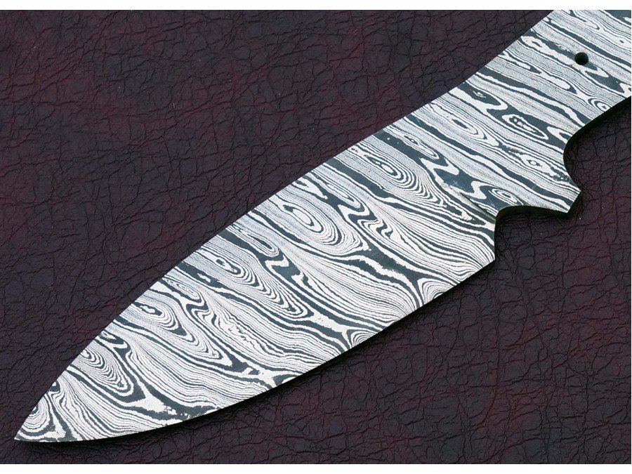 Custom Made Damascus Steel Hunting Knives Blade Blank Custom Made Damascus Steel Hunting Knives Blade Blank