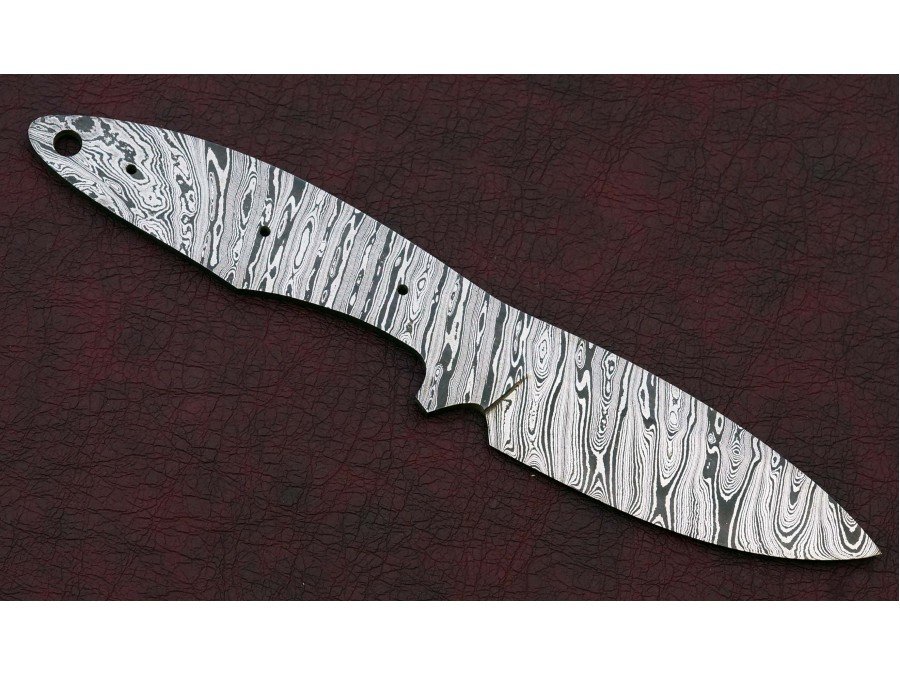 Custom Made Damascus Steel Hunting Knives Blade Blank Custom Made Damascus Steel Hunting Knives Blade Blank