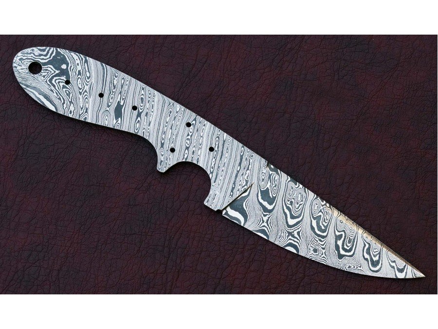 Custom Made Damascus Steel Hunting Knives Blade Blank Custom Made Damascus Steel Hunting Knives Blade Blank