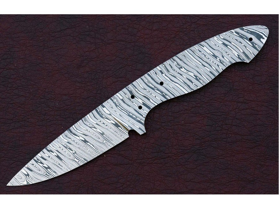 Custom Made Damascus Steel Hunting Knives Blade Blank Custom Made Damascus Steel Hunting Knives Blade Blank