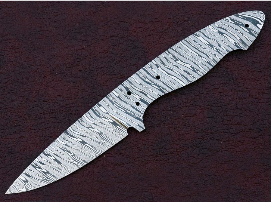 Custom Made Damascus Steel Hunting Knives Blade Blank Custom Made Damascus Steel Hunting Knives Blade Blank