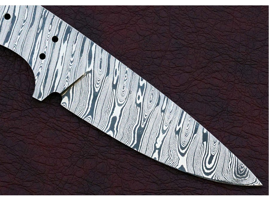Custom Made Damascus Steel Hunting Knives Blade Blank Custom Made Damascus Steel Hunting Knives Blade Blank