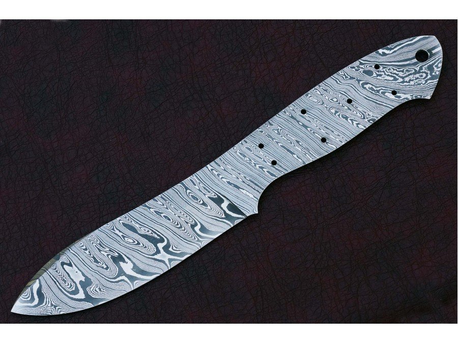 Custom Made Damascus Steel Hunting Knives Blade Blank Custom Made Damascus Steel Hunting Knives Blade Blank
