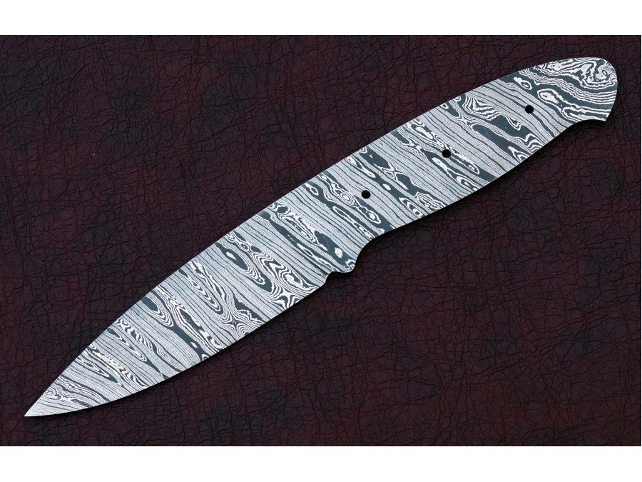 Custom Made Damascus Steel Hunting Knives Blade Blank Custom Made Damascus Steel Hunting Knives Blade Blank