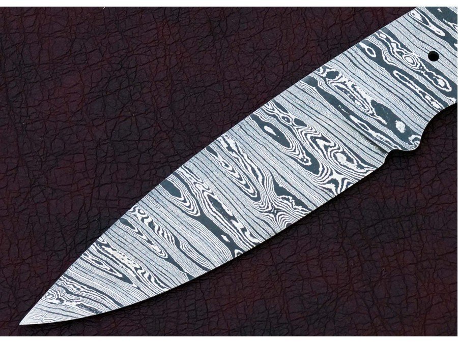 Custom Made Damascus Steel Hunting Knives Blade Blank Custom Made Damascus Steel Hunting Knives Blade Blank