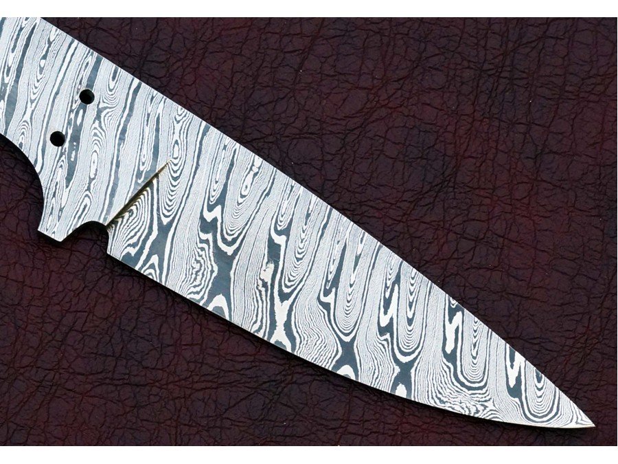 Custom Made Damascus Steel Hunting Knives Blade Blank Custom Made Damascus Steel Hunting Knives Blade Blank