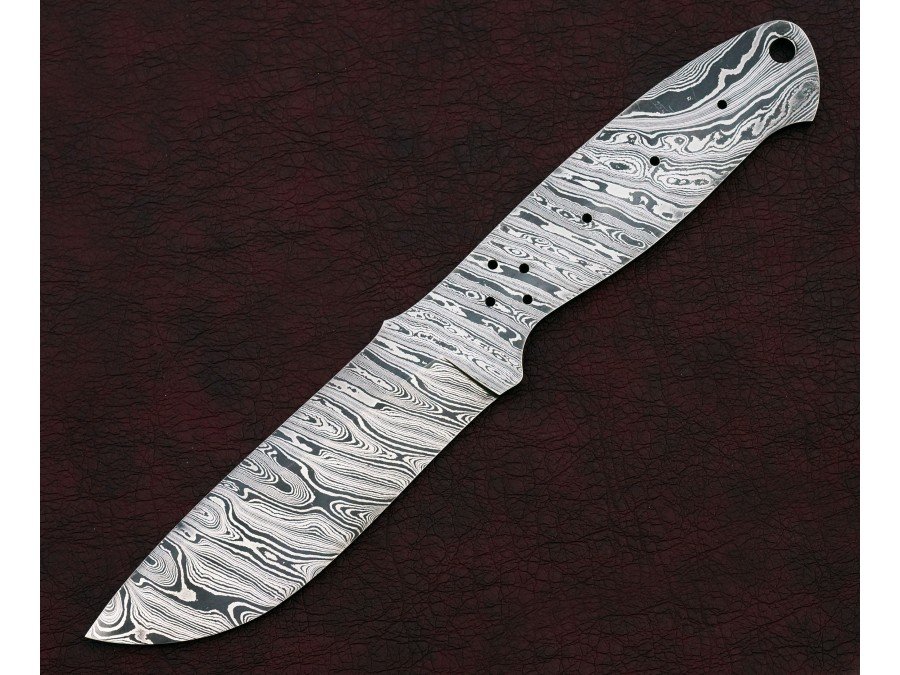 Custom Made Damascus Steel Hunting Knives Blade Blank Custom Made Damascus Steel Hunting Knives Blade Blank