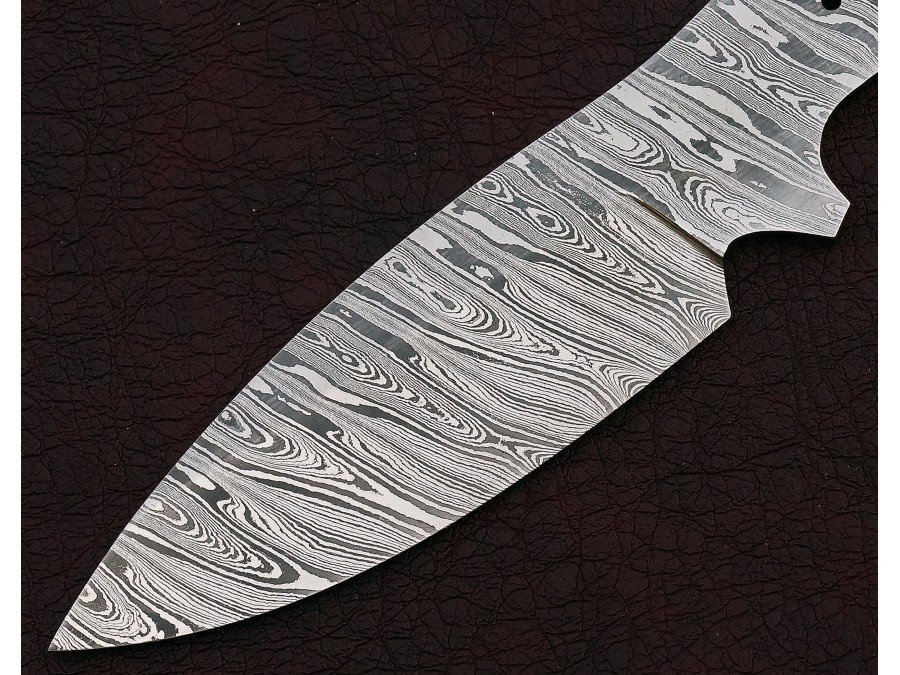 Custom Made Damascus Steel Hunting Knives Blade Blank Custom Made Damascus Steel Hunting Knives Blade Blank