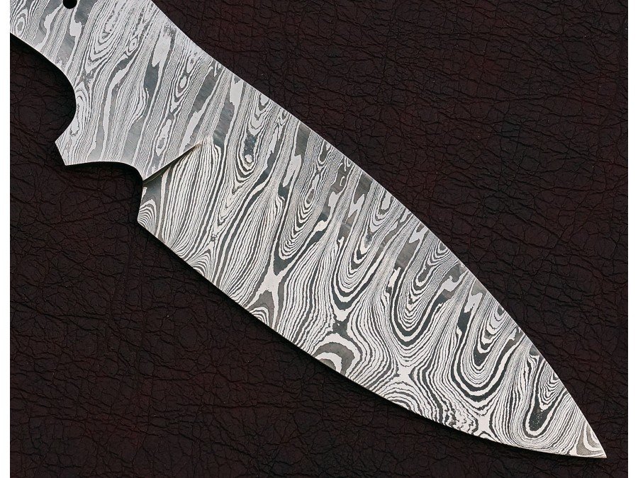 Custom Made Damascus Steel Hunting Knives Blade Blank Custom Made Damascus Steel Hunting Knives Blade Blank