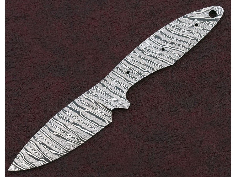 Custom Made Damascus Steel Hunting Knives Blade Blank Custom Made Damascus Steel Hunting Knives Blade Blank
