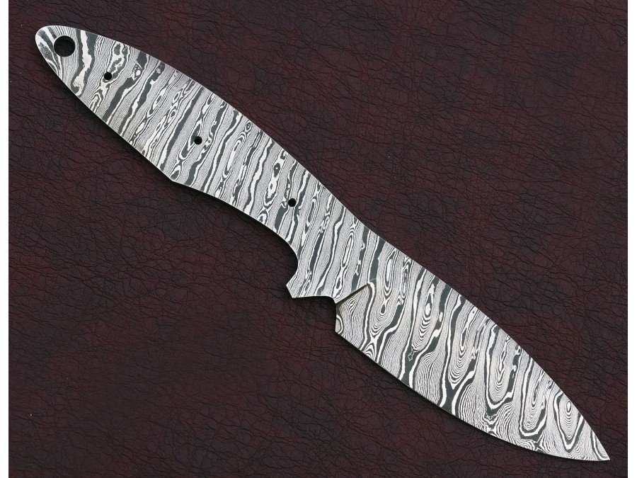 Custom Made Damascus Steel Hunting Knives Blade Blank Custom Made Damascus Steel Hunting Knives Blade Blank
