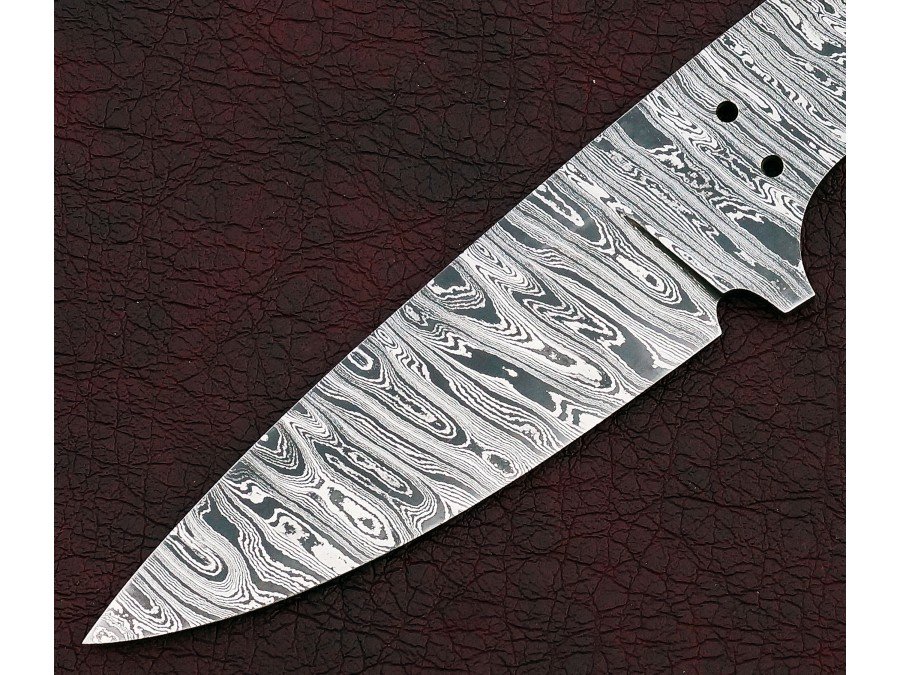 Custom Made Damascus Steel Hunting Knives Blade Blank Custom Made Damascus Steel Hunting Knives Blade Blank