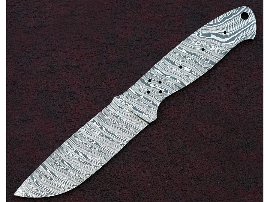 Custom Made Damascus Steel Hunting Knives Blade Blank Custom Made Damascus Steel Hunting Knives Blade Blank