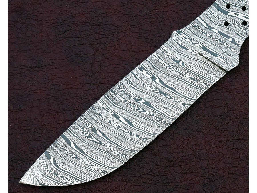 Custom Made Damascus Steel Hunting Knives Blade Blank Custom Made Damascus Steel Hunting Knives Blade Blank