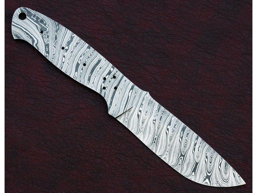 Custom Made Damascus Steel Hunting Knives Blade Blank Custom Made Damascus Steel Hunting Knives Blade Blank