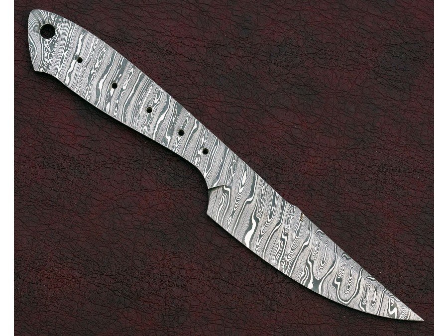 Custom Made Damascus Steel Hunting Knives Blade Blank Custom Made Damascus Steel Hunting Knives Blade Blank