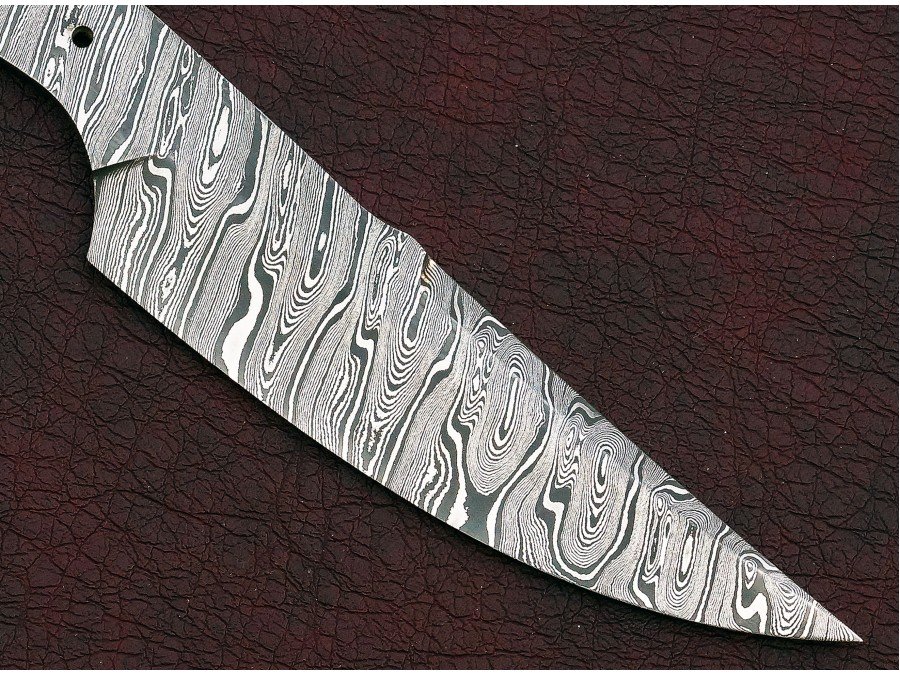 Custom Made Damascus Steel Hunting Knives Blade Blank Custom Made Damascus Steel Hunting Knives Blade Blank