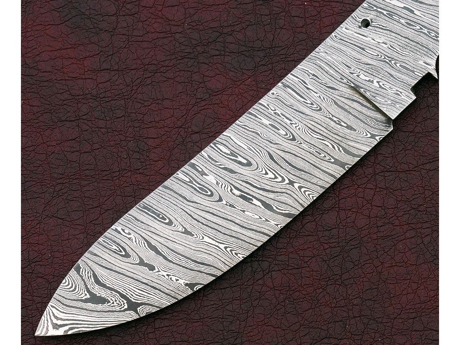 Custom Made Damascus Steel Hunting Knives Blade Blank Custom Made Damascus Steel Hunting Knives Blade Blank
