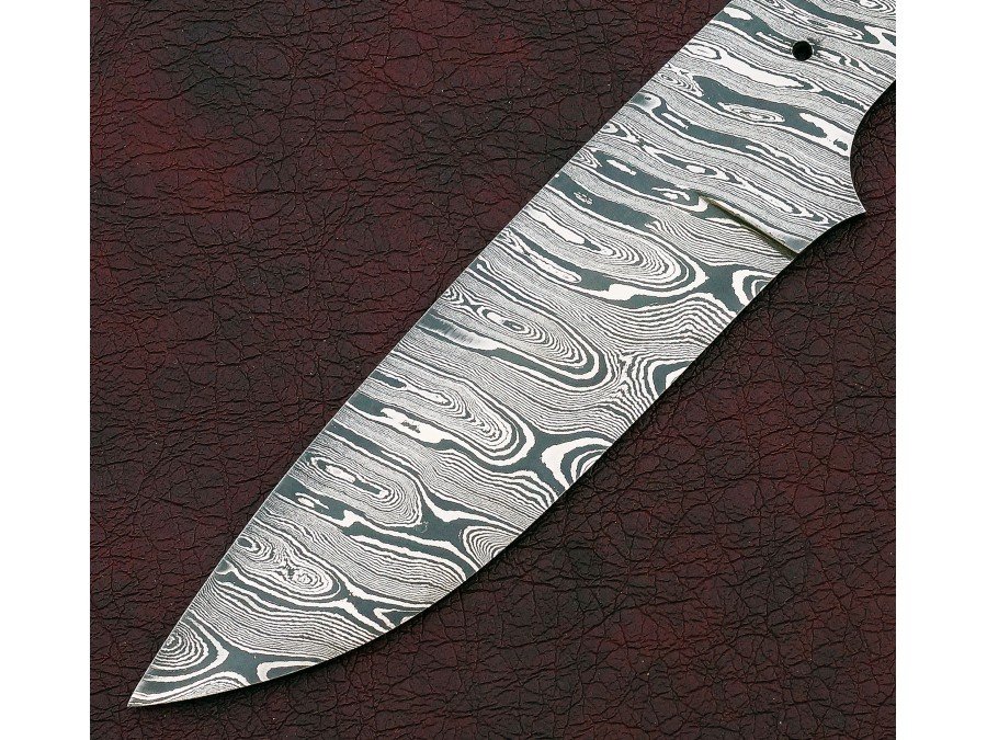 Custom Made Damascus Steel Hunting Knives Blade Blank Custom Made Damascus Steel Hunting Knives Blade Blank