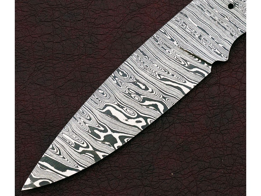 Custom Made Damascus Steel Hunting Knives Blade Blank Custom Made Damascus Steel Hunting Knives Blade Blank