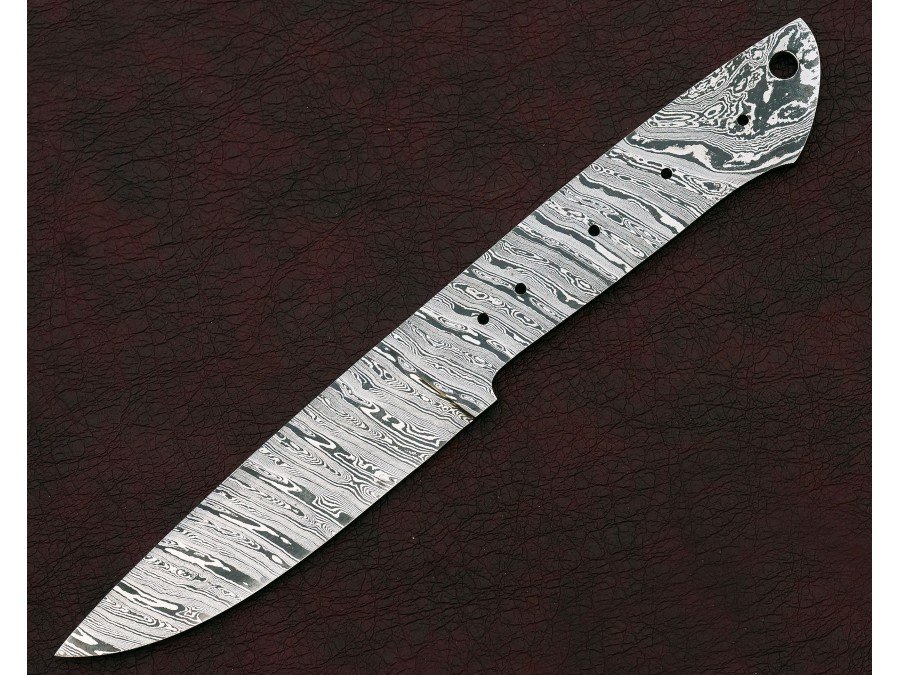Custom Made Damascus Steel Hunting Knives Blade Blank Custom Made Damascus Steel Hunting Knives Blade Blank