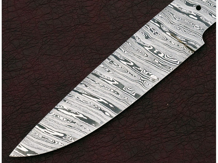Custom Made Damascus Steel Hunting Knives Blade Blank Custom Made Damascus Steel Hunting Knives Blade Blank