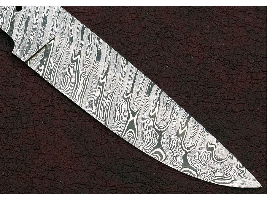 Custom Made Damascus Steel Hunting Knives Blade Blank Custom Made Damascus Steel Hunting Knives Blade Blank