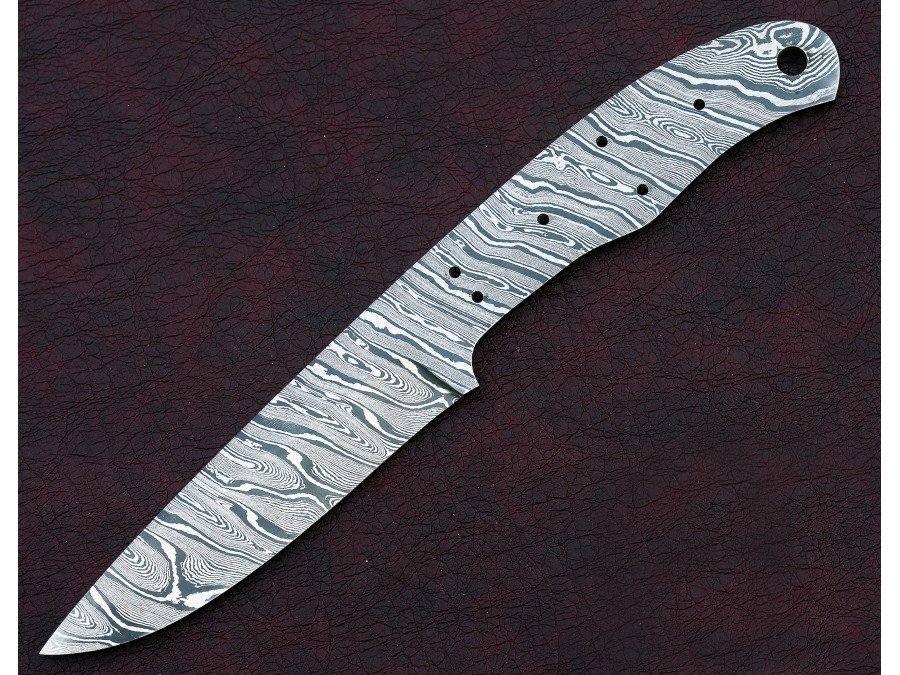 Custom Made Damascus Steel Hunting Knives Blade Blank Custom Made Damascus Steel Hunting Knives Blade Blank