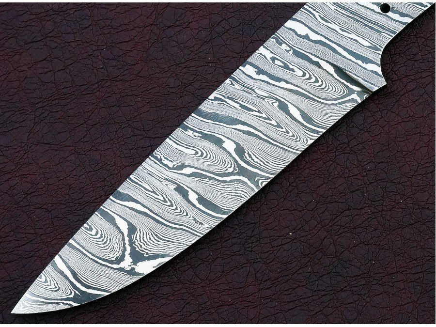 Custom Made Damascus Steel Hunting Knives Blade Blank Custom Made Damascus Steel Hunting Knives Blade Blank
