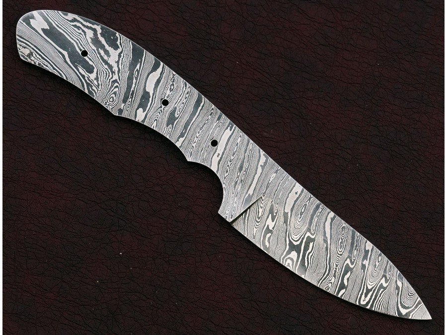 Custom Made Damascus Steel Hunting Knives Blade Blank Custom Made Damascus Steel Hunting Knives Blade Blank