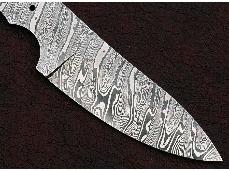 Custom Made Damascus Steel Hunting Knives Blade Blank Custom Made Damascus Steel Hunting Knives Blade Blank