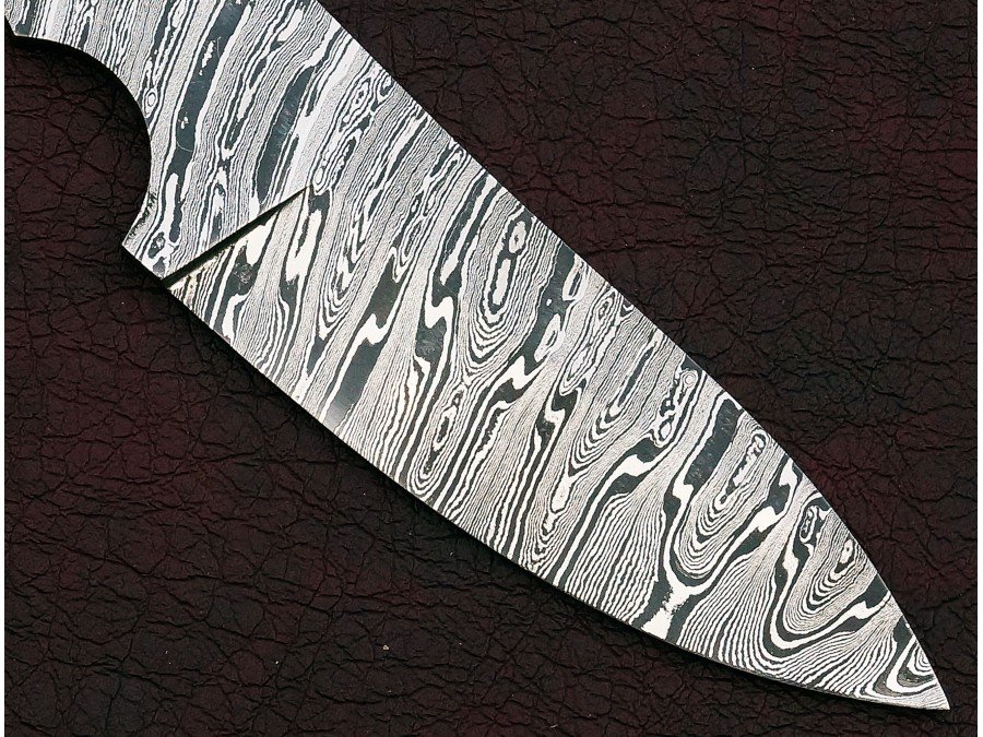Custom Made Damascus Steel Hunting Knives Blade Blank Custom Made Damascus Steel Hunting Knives Blade Blank