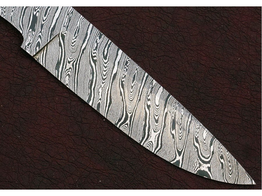 Custom Made Damascus Steel Hunting Knives Blade Blank Custom Made Damascus Steel Hunting Knives Blade Blank