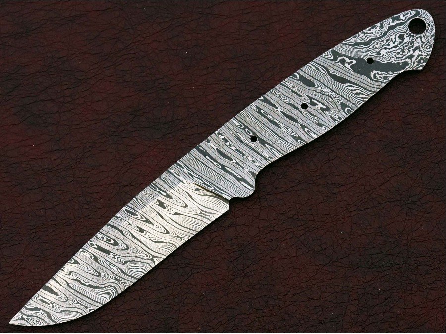 Custom Made Damascus Steel Hunting Knives Blade Blank Custom Made Damascus Steel Hunting Knives Blade Blank