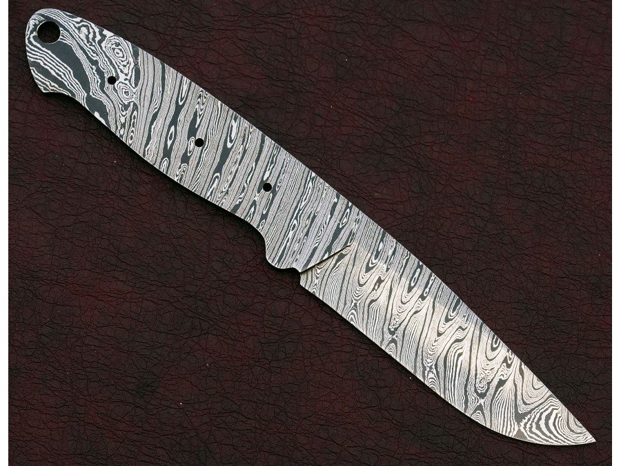 Custom Made Damascus Steel Hunting Knives Blade Blank Custom Made Damascus Steel Hunting Knives Blade Blank