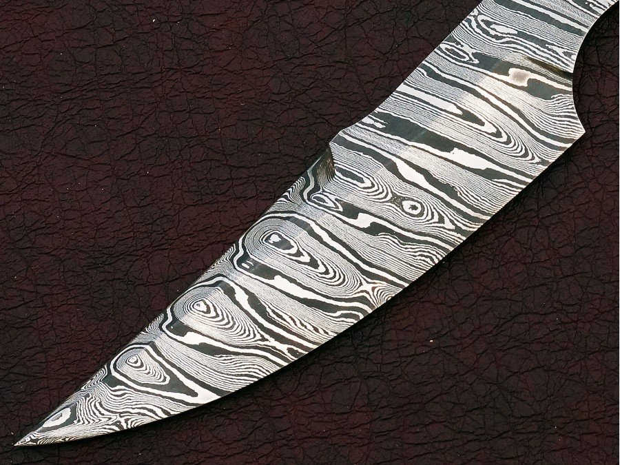Custom Made Damascus Steel Hunting Knives Blade Blank Custom Made Damascus Steel Hunting Knives Blade Blank