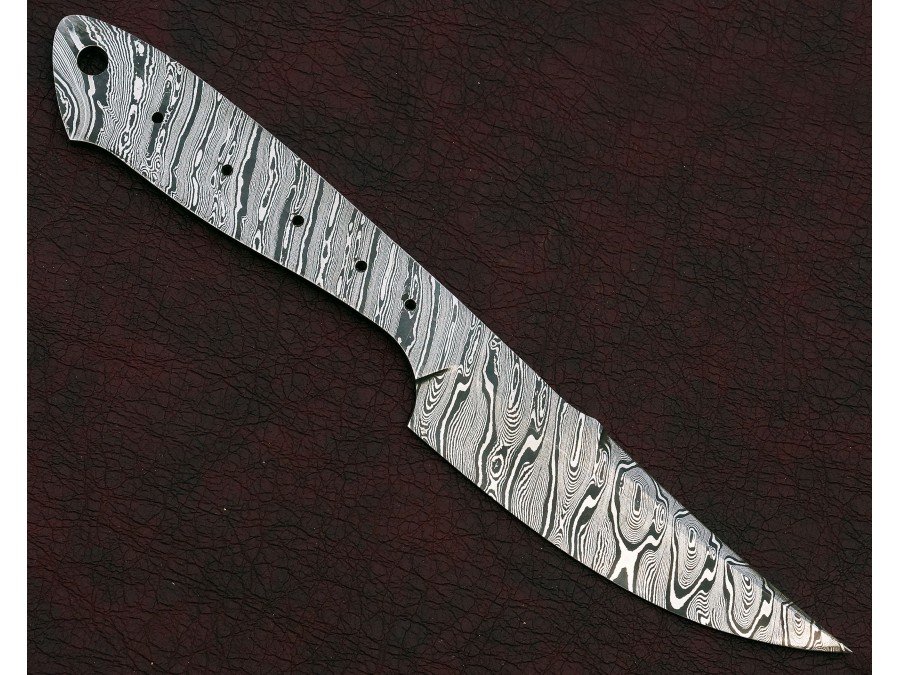 Custom Made Damascus Steel Hunting Knives Blade Blank Custom Made Damascus Steel Hunting Knives Blade Blank