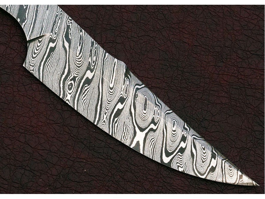 Custom Made Damascus Steel Hunting Knives Blade Blank Custom Made Damascus Steel Hunting Knives Blade Blank
