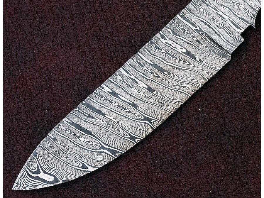 Custom Made Damascus Steel Hunting Knives Blade Blank Custom Made Damascus Steel Hunting Knives Blade Blank